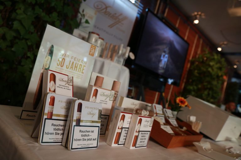 © Davidoff of Geneva Austria