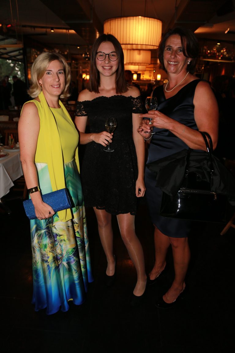 Oettinger Davidoff Director Training Isabella Keusch und Familie Schwarzenbohler © Davidoff of Geneva Austria