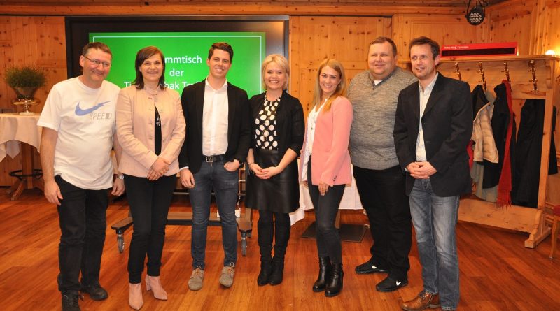 v.l. Josef Sezemsky, Gabriele Wieder, Simon Franzoi, Eva-Maria Simmerl, Daniela Berghold, Herbert Zangerle, Andreas Burger © Wirtschaftskammer Tirol