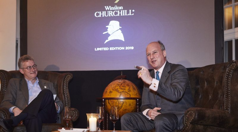 Jim Young (links) und Randolph Churchill (rechts) © Oettinger Davidoff