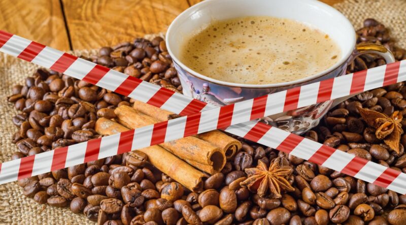 Sicher nicht geplant, aber durch ungeschickte Formulierung aus dem Gesetz abzuleiten: Kaffeverbot für Jugendliche in Vorarlberg © AdobeStock/rommma