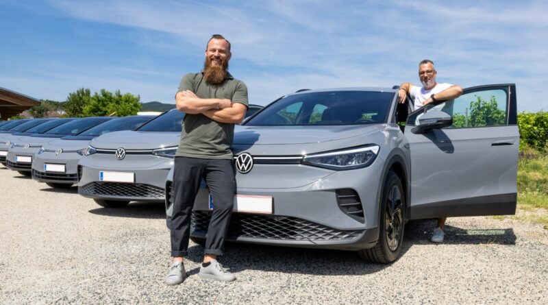 Übergabe von Elektroautos an die Mitarbeiter von Philip Morris © PMAT/Anna Rauchenberger