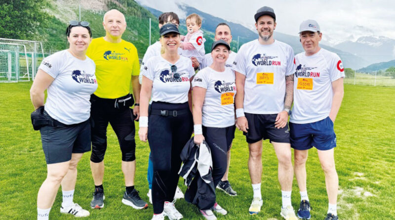 Thomas Wopfner (2. v. r.) , Initiator des Wings-for-Life-Run-Projekts für die Trafikanten mit dem Team der MVG Tirol © privat