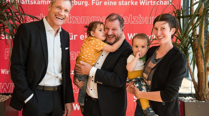 Armin Assinger mit mit Robert Freidl und Familie © Foto Sulzer