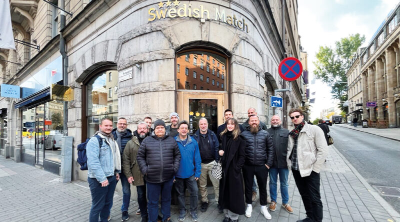 Die Gewinner der Reise gemeinsam mit den PMAT-Vertretern und den Fachmedien. © PMAT